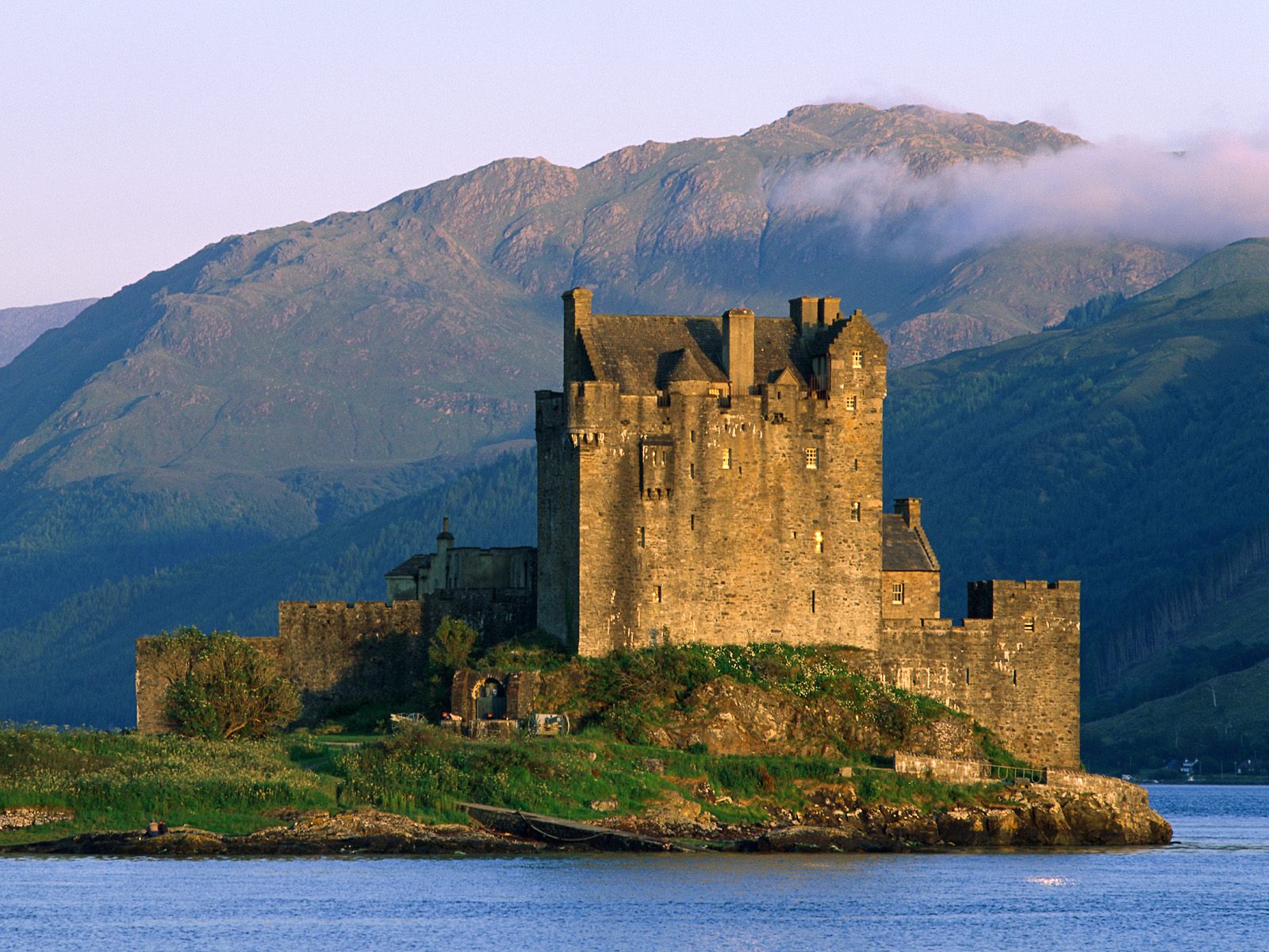 Eilean Donan Castle, Near Dornie, Scotland.jpg